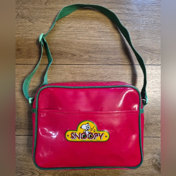 SNOOPY Vintage Quantasia Tote Glossy Red Vinyl Roller Skate Bag - Picture 1 of 16